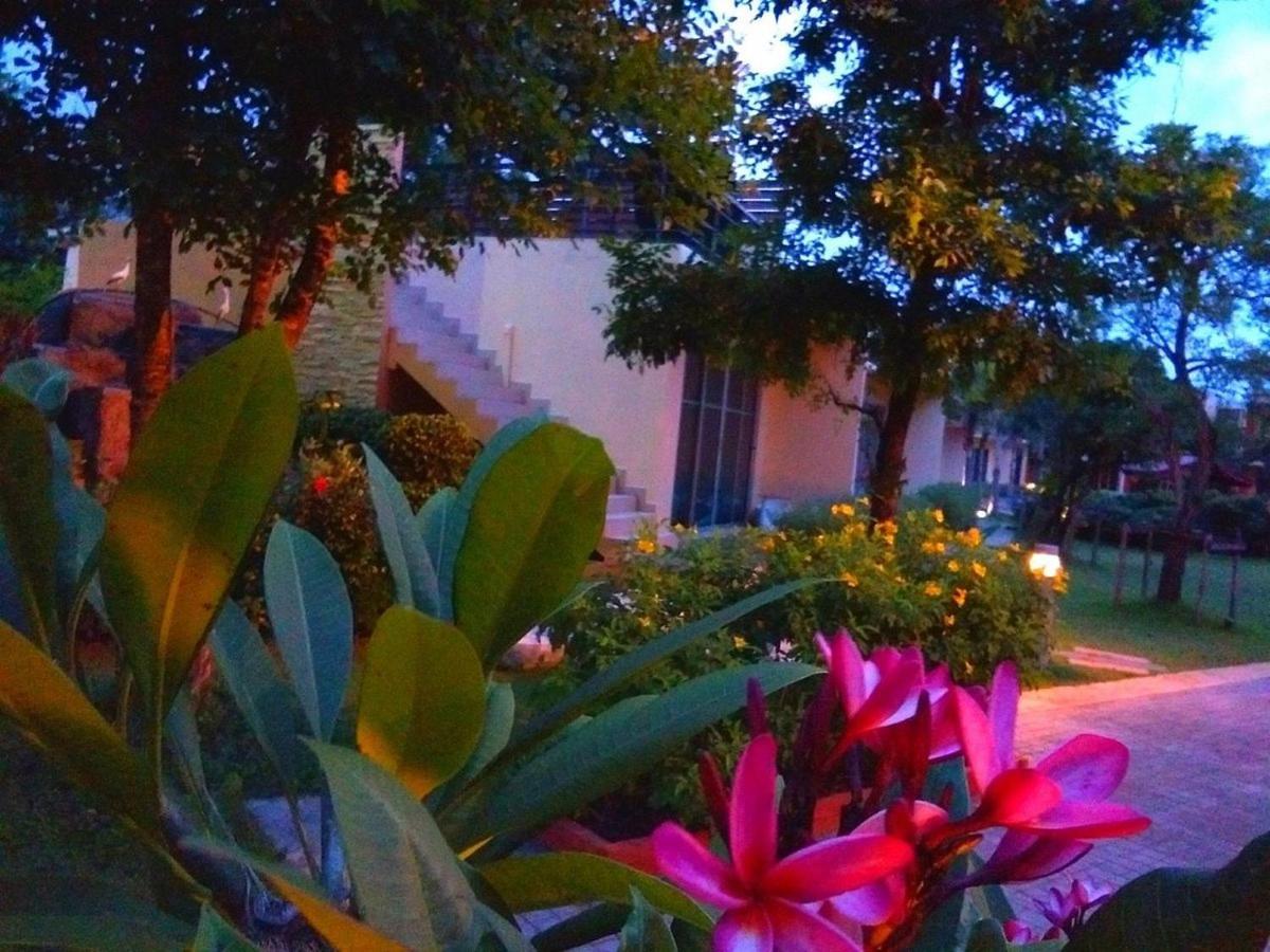 Bangkok.Grand.Resort Bang Bo Ngoại thất bức ảnh