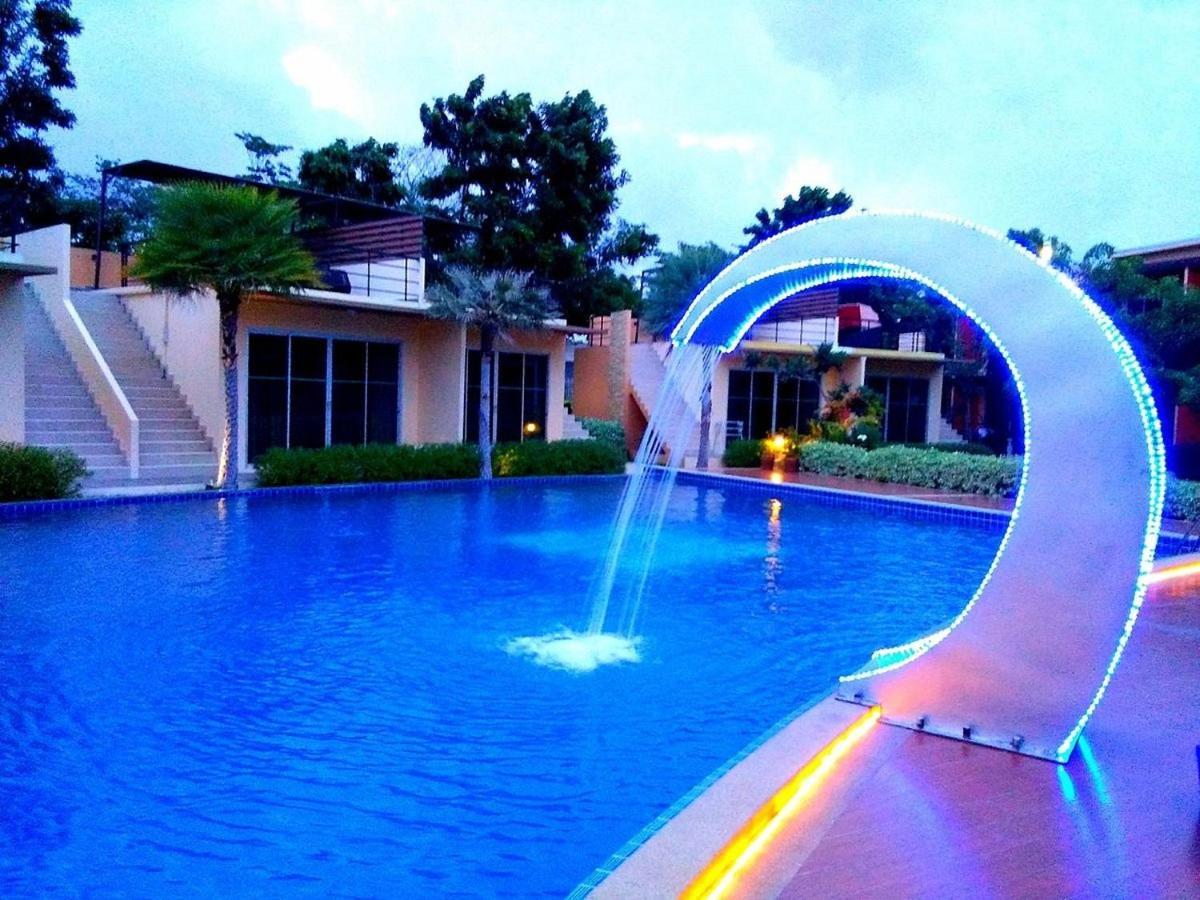 Bangkok.Grand.Resort Bang Bo Ngoại thất bức ảnh