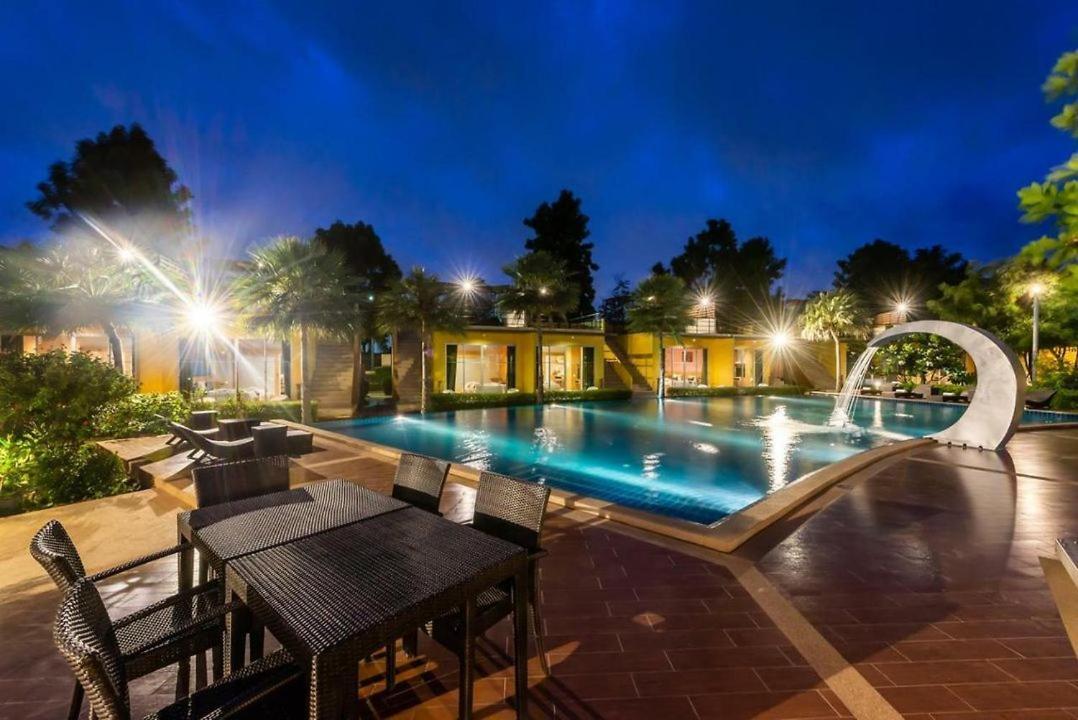 Bangkok.Grand.Resort Bang Bo Ngoại thất bức ảnh