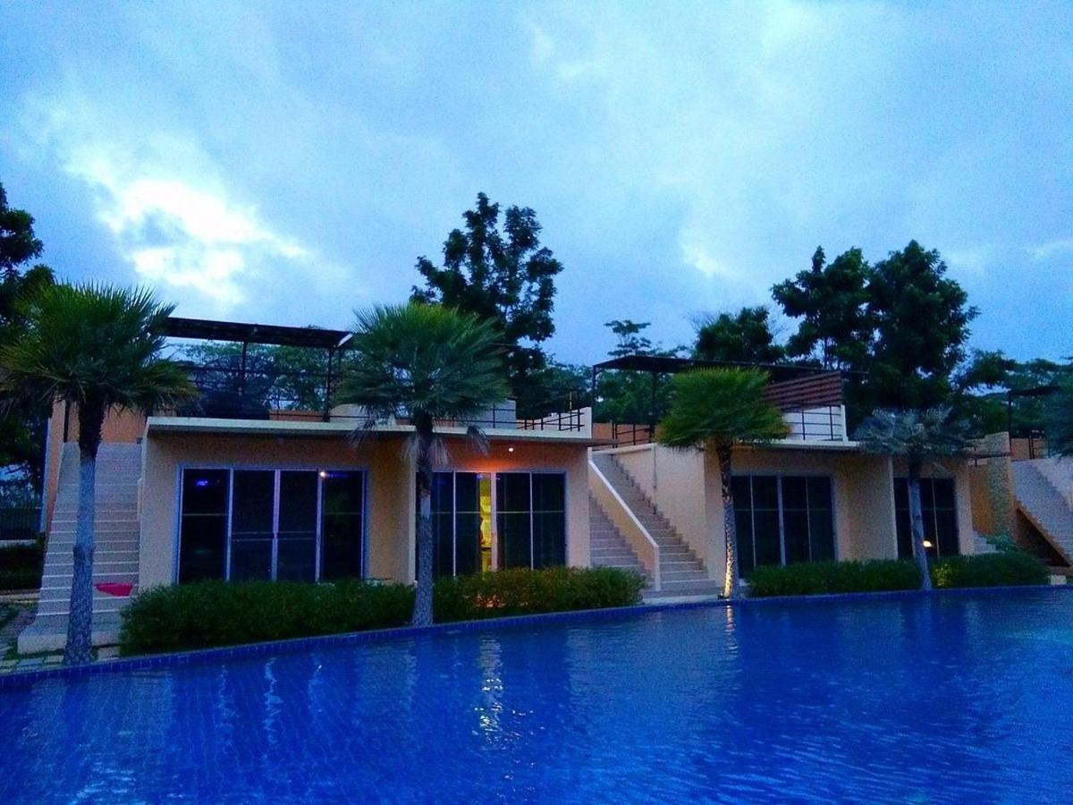Bangkok.Grand.Resort Bang Bo Ngoại thất bức ảnh