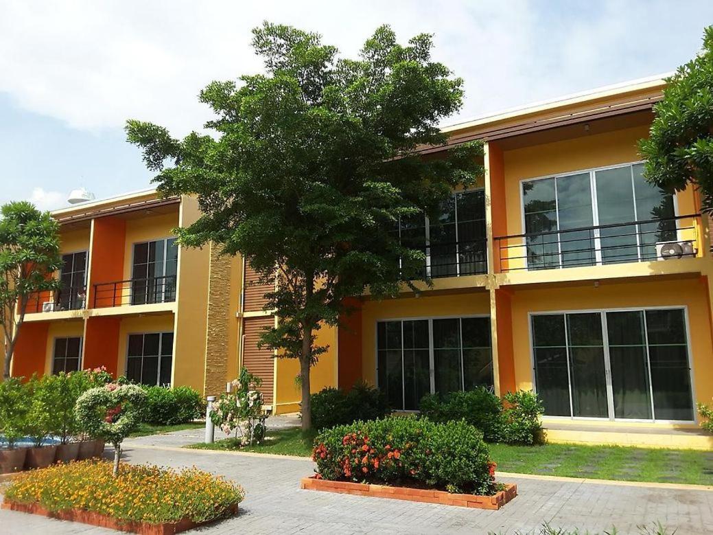 Bangkok.Grand.Resort Bang Bo Ngoại thất bức ảnh